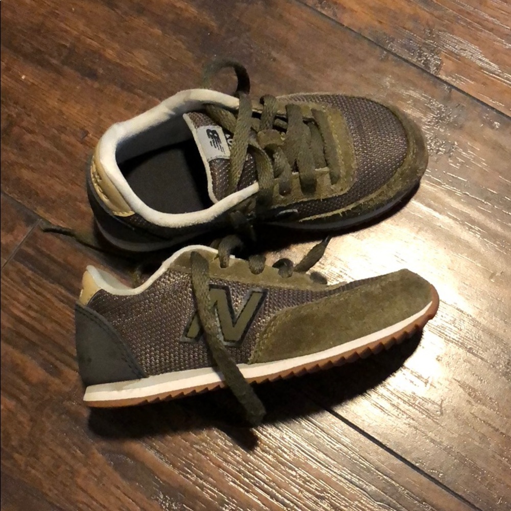 🎊FINAL PRICE🎊Girls new balance size 10